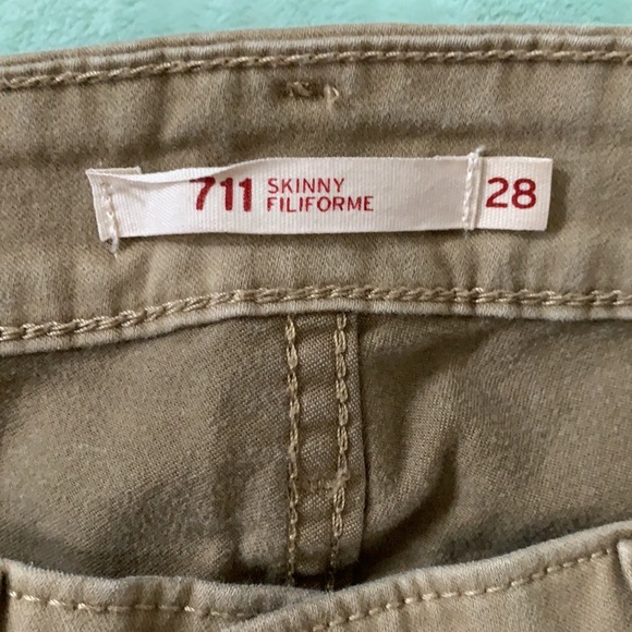 Khaki Levi’s Jeans - Picture 2 of 3